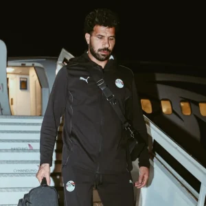 إيفاجبلك1 سترة عرض سوداء اللون أسود مصر 24/25