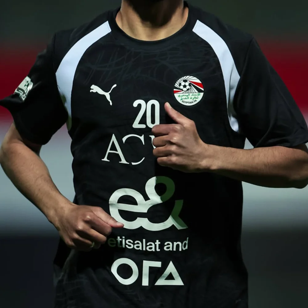 ttbw4 Maillot d'entraînement pro graphique noir/blanc Égypte 26/27
